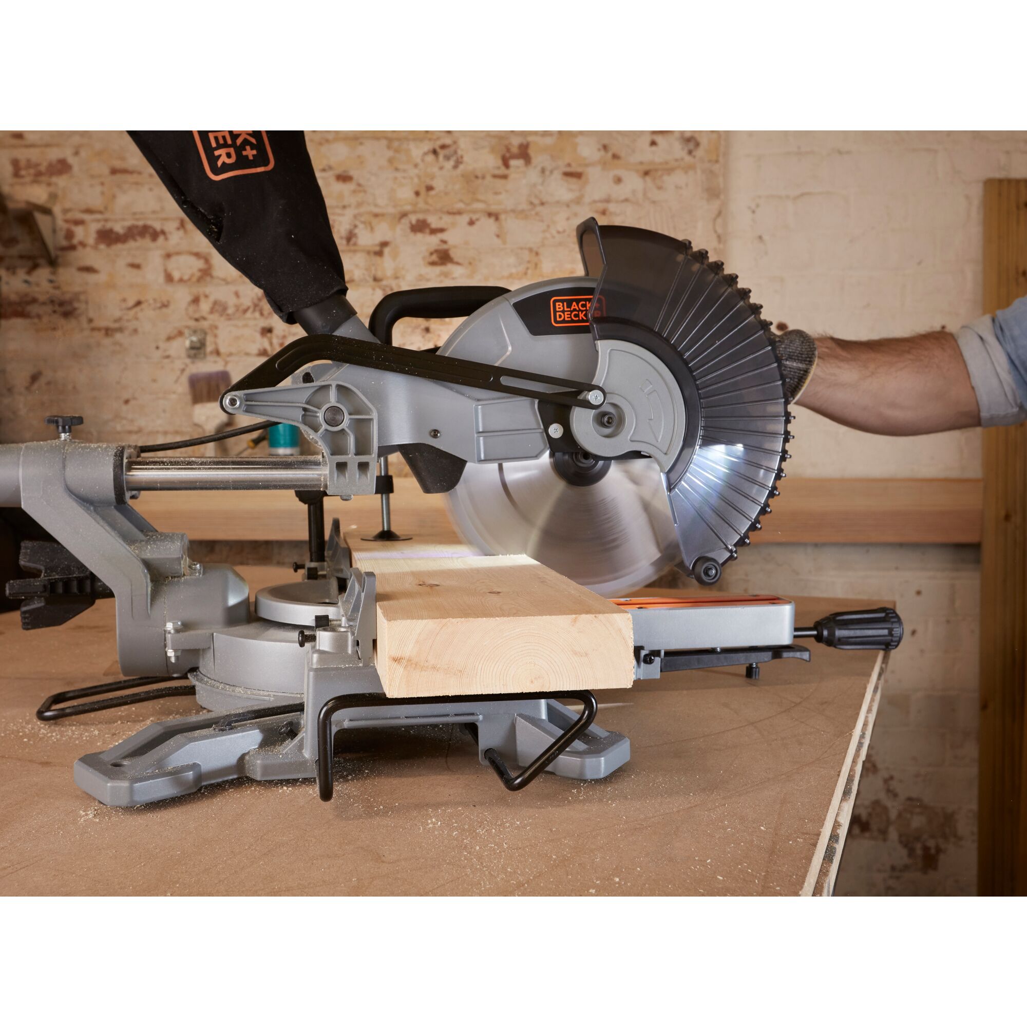 Black and decker discount cordless miter saw